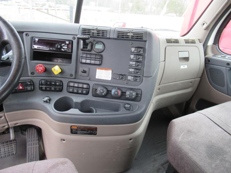 2018 Freightliner CASCADIA - 14