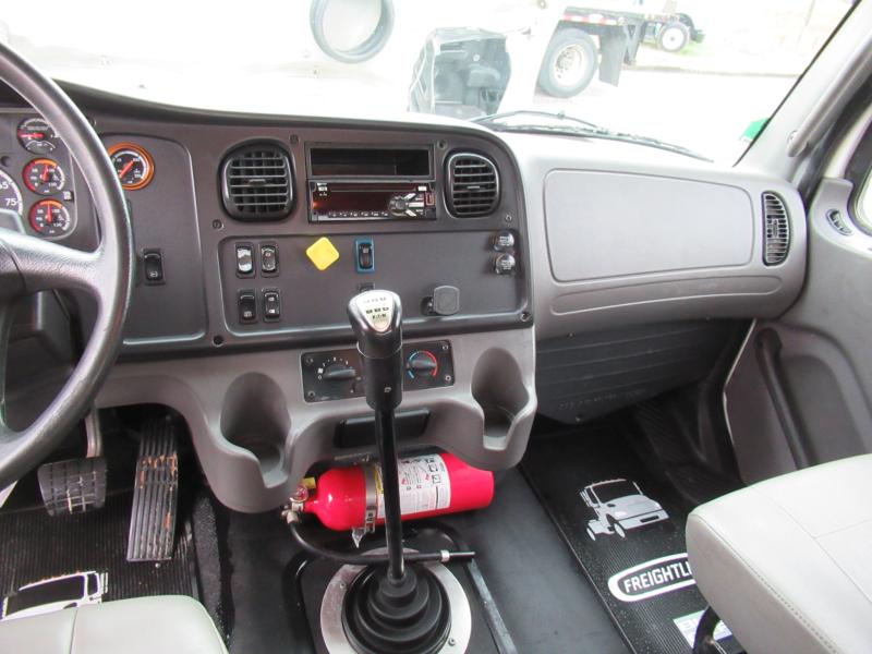 2018 Freightliner BUSINESS CLASS M2 106 - 10