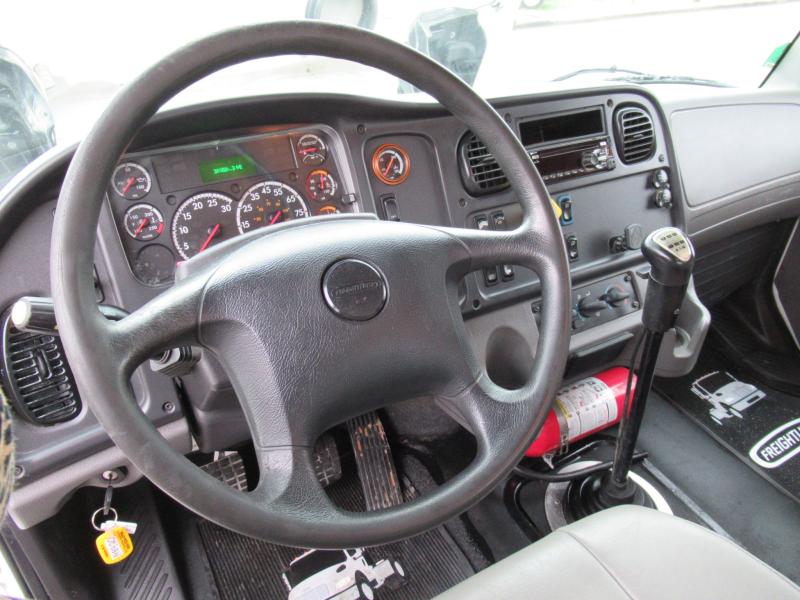 2018 Freightliner BUSINESS CLASS M2 106 - 11