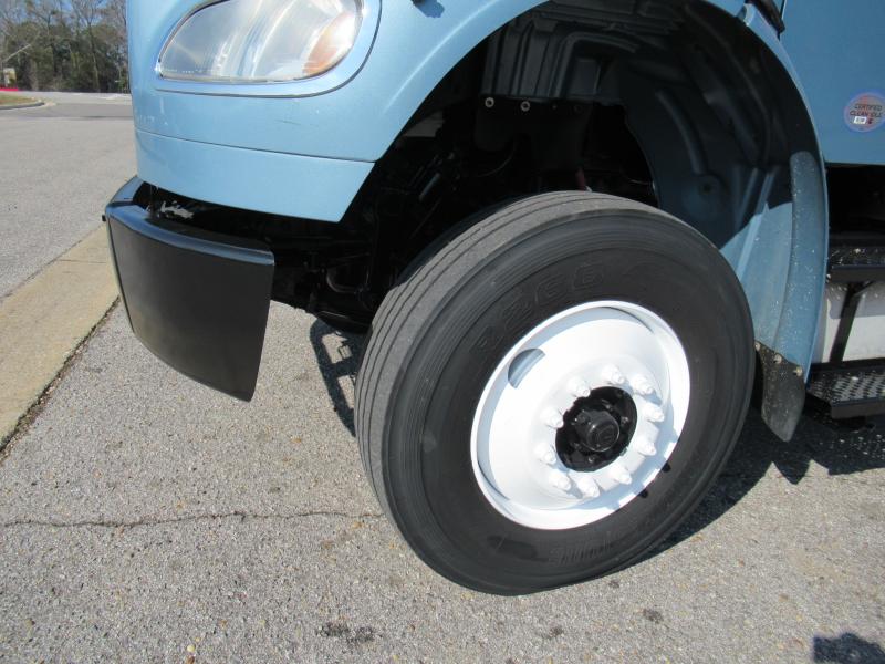 2017 Freightliner BUSINESS CLASS M2 106 - 16