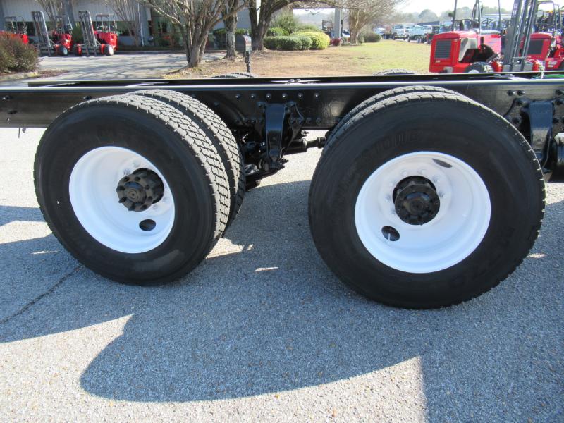 2017 Freightliner BUSINESS CLASS M2 106 - 17