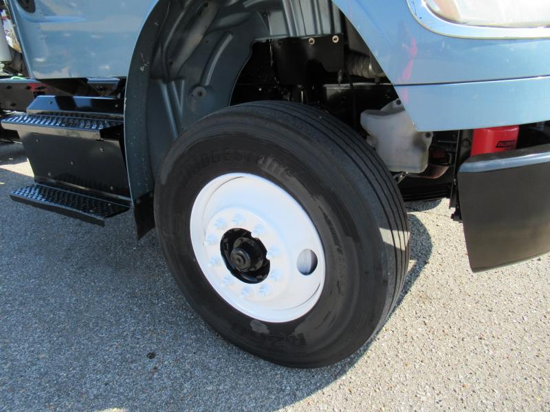 2017 Freightliner BUSINESS CLASS M2 106 - 18