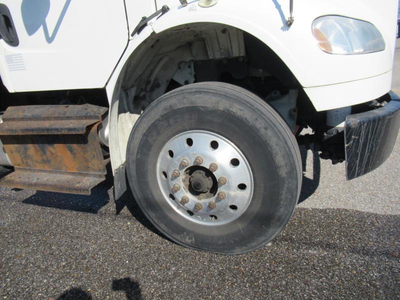 2017 Freightliner BUSINESS CLASS M2 106 - 18