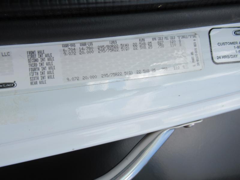 2016 Freightliner BUSINESS CLASS M2 106 - 18