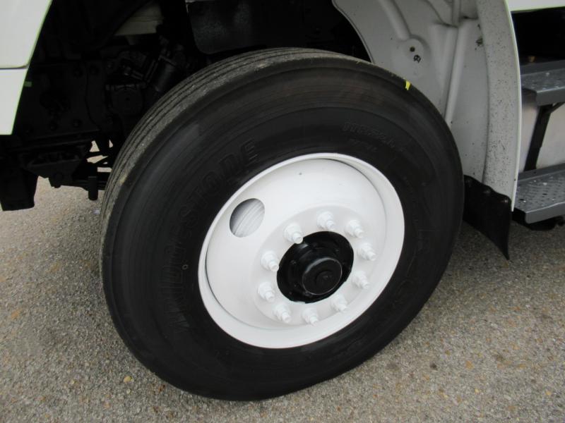 2015 Freightliner BUSINESS CLASS M2 106 - 14