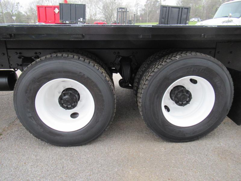 2015 Freightliner BUSINESS CLASS M2 106 - 16