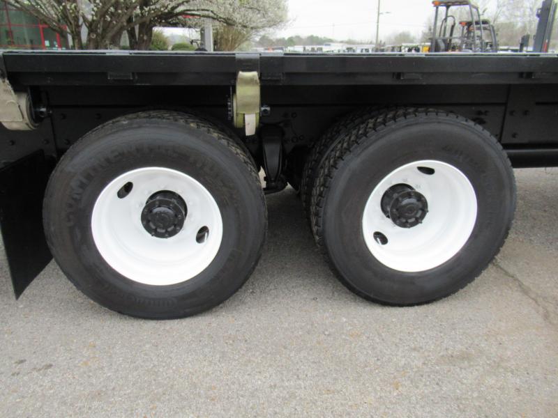 2015 Freightliner BUSINESS CLASS M2 106 - 17