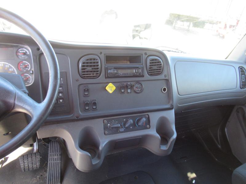 2014 Freightliner BUSINESS CLASS M2 106 - 12