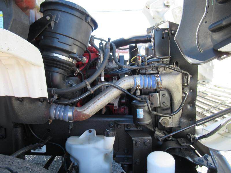 2014 Freightliner BUSINESS CLASS M2 106 - 19