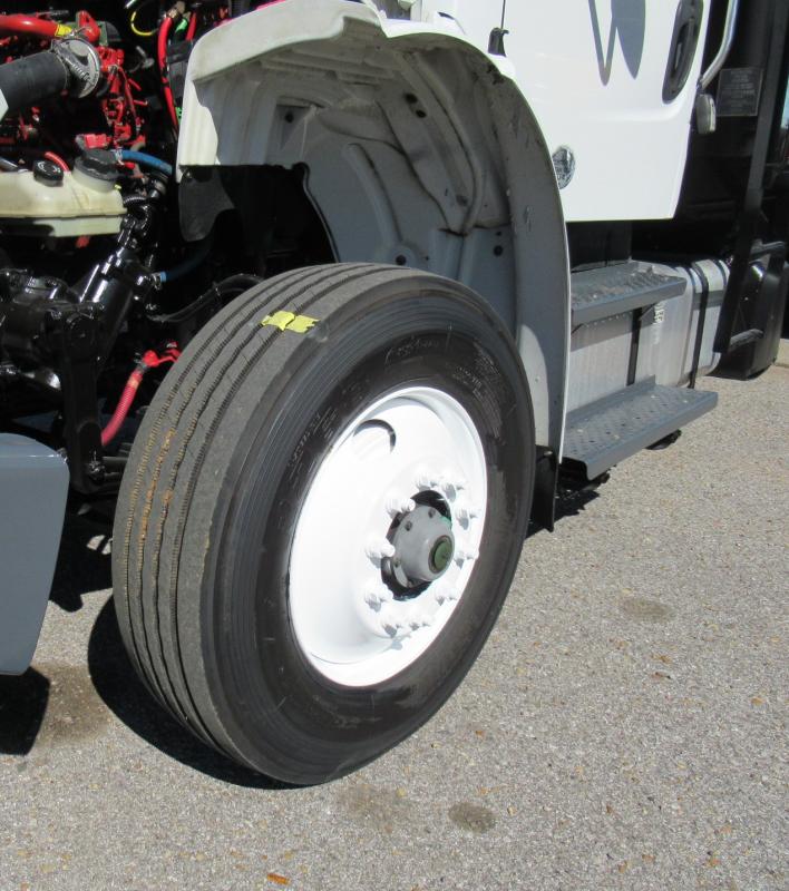 2017 Freightliner BUSINESS CLASS M2 106 - 13