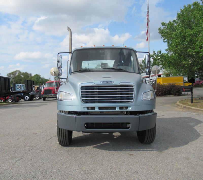 2016 Freightliner BUSINESS CLASS M2 106 - 2