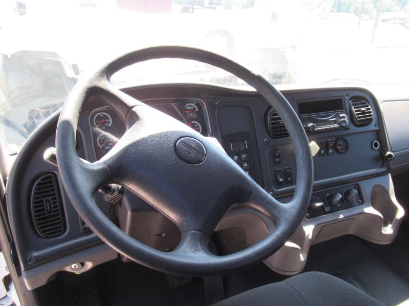 2014 Freightliner BUSINESS CLASS M2 106 - 12