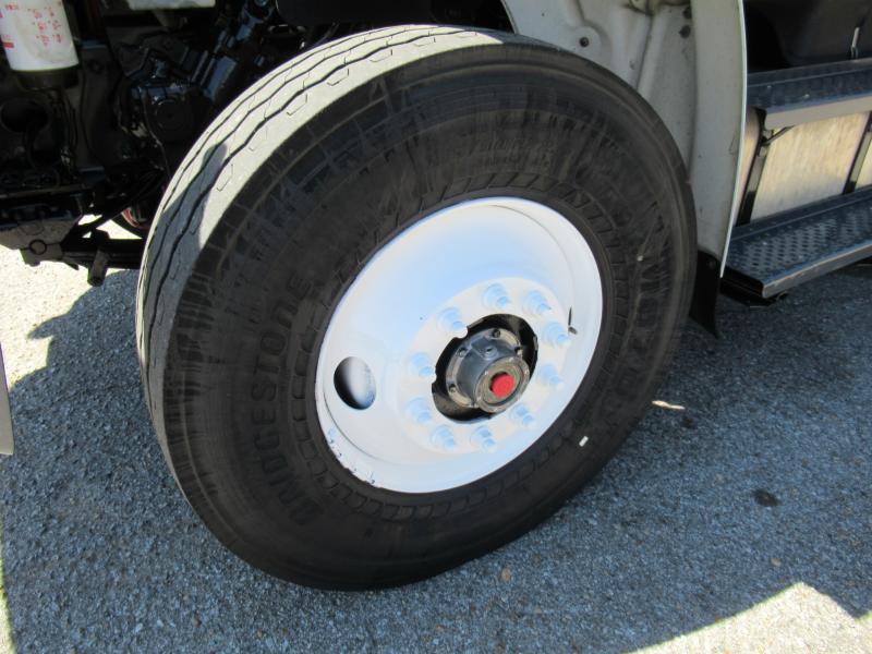 2014 Freightliner BUSINESS CLASS M2 106 - 17