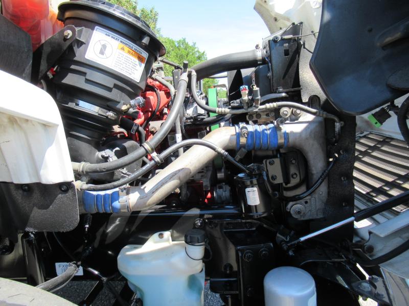 2014 Freightliner BUSINESS CLASS M2 106 - 21