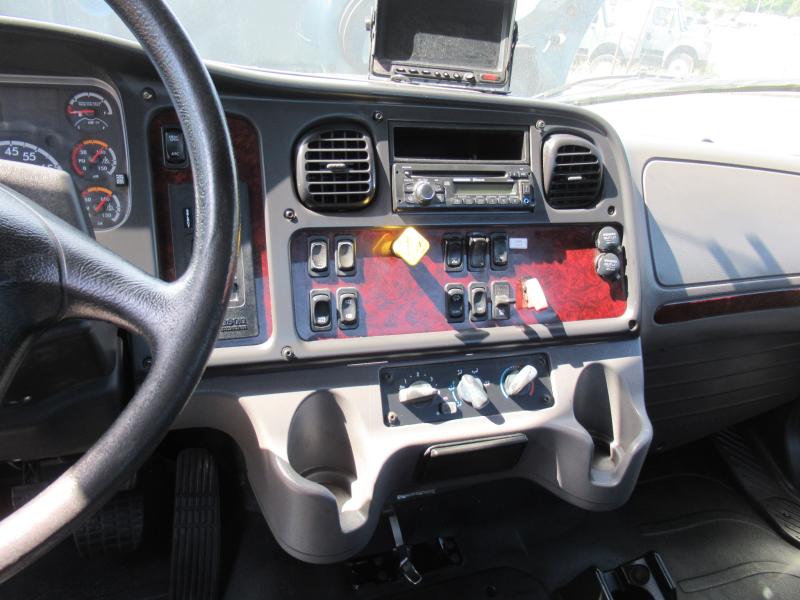 2016 Freightliner BUSINESS CLASS M2 106 - 13
