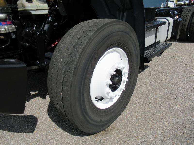 2016 Freightliner BUSINESS CLASS M2 106 - 17