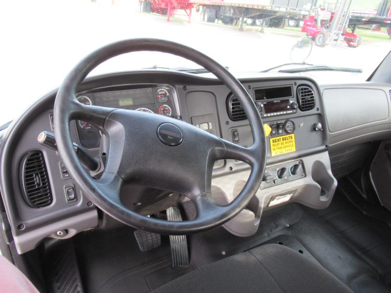 2015 Freightliner BUSINESS CLASS M2 106 - 13