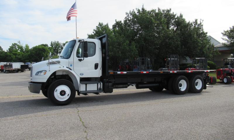 2015 Freightliner BUSINESS CLASS M2 106 - 2